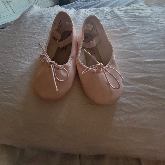 Danskin Ballet shoes - Picture 3 of 11